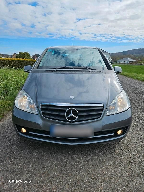 Gebraucht Mercedes A160 95 PS (69 kW) 2009 Silber Kleinwagen