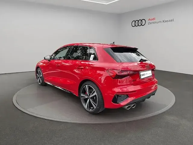 Gebraucht Audi S3 Sport 310 PS (228 kW) 2023 Rot Limousine