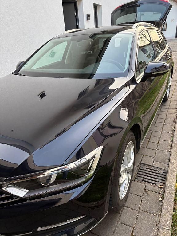Gebraucht VW Passat Highline 150 PS (110 kW) 2015 Schwarz Kombi