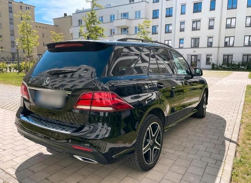 Gebraucht Mercedes GLE350 258 PS (189 kW) 2017 Schwarz Limousine