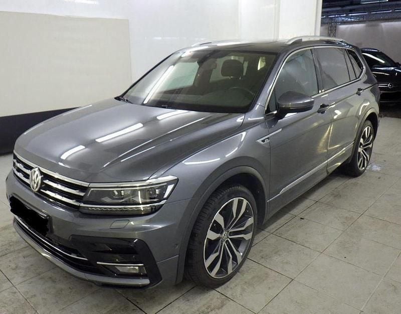 Grau Gebraucht 2020 VW Tiguan Allspace R-line SUV | 21.490 € (Superpreis) - Bild 1/4