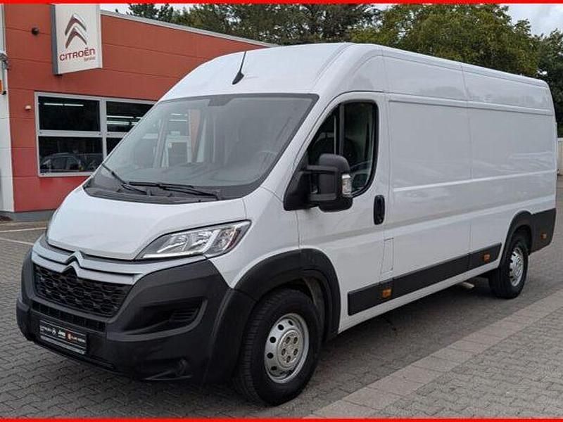 Weiß Gebraucht 2024 Citroën Jumper Van / Kleinbus | 23.950 € (Superpreis) - Bild 1/4