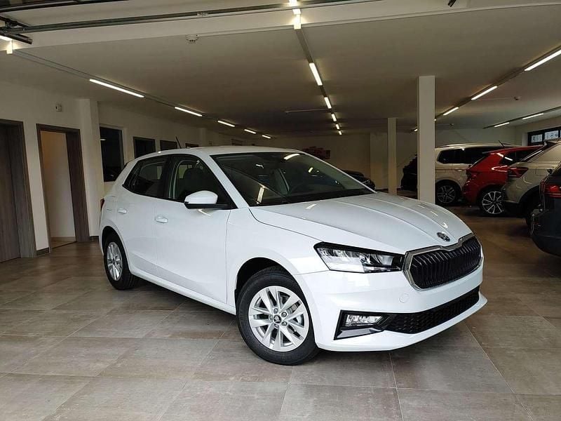 Moonwhitemetallic Neu 2025 Skoda Fabia Kleinwagen | 21.290 € (Guter Preis) - Bild 1/4