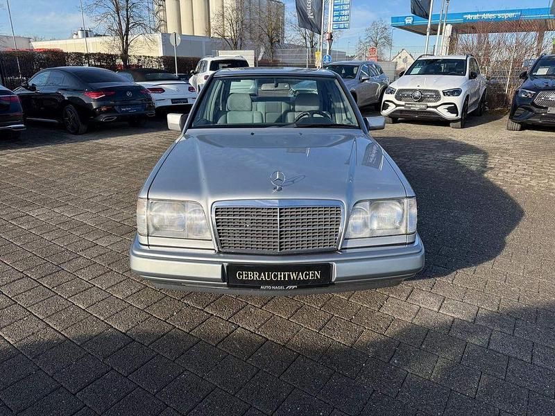Gebraucht Mercedes E280 204 PS (150 kW) 1994 Andere Limousine