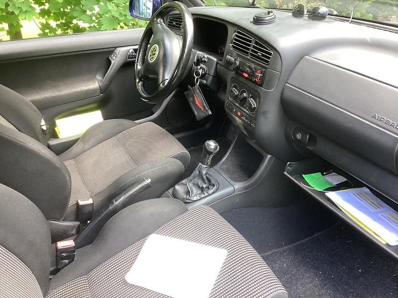 Gebraucht VW Golf Cabriolet Highline 90 PS (66 kW) 2002 Blau Cabrio