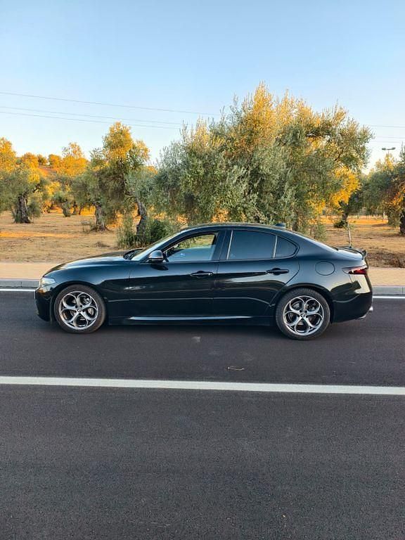 Gebraucht Alfa Romeo Giulia Super 179 PS (131 kW) 2016 Schwarz Limousine