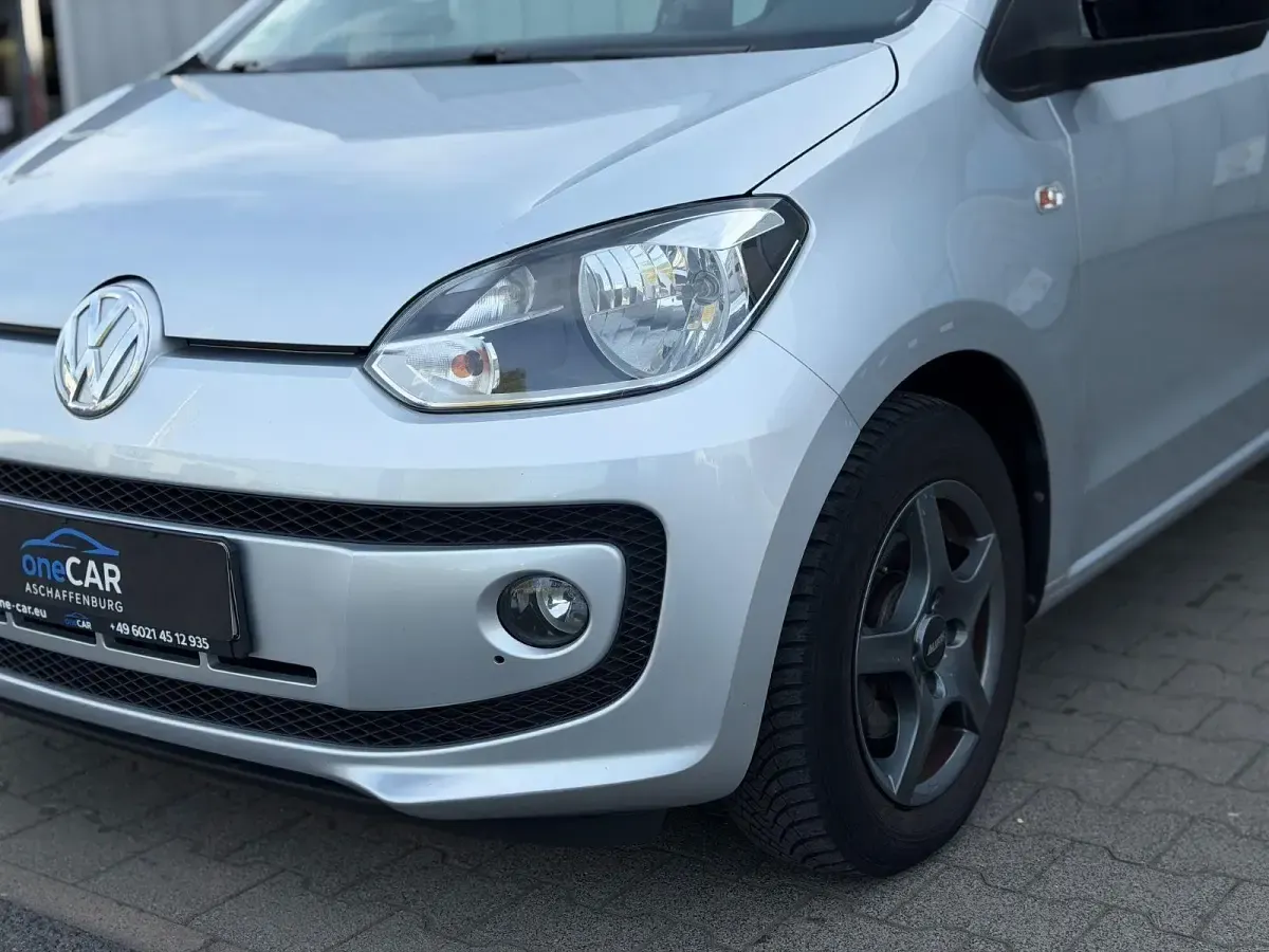 Usado VW up! Cup 75 HP (55 kW) 2013 Prateado Citadino
