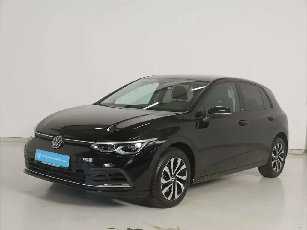 Gebraucht VW Golf VIII Active 150 PS (110 kW) 2023 Schwarz Limousine
