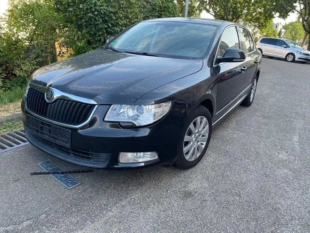 Gebraucht Skoda Superb Comfort 125 PS (91 kW) 2009 Schwarz Limousine