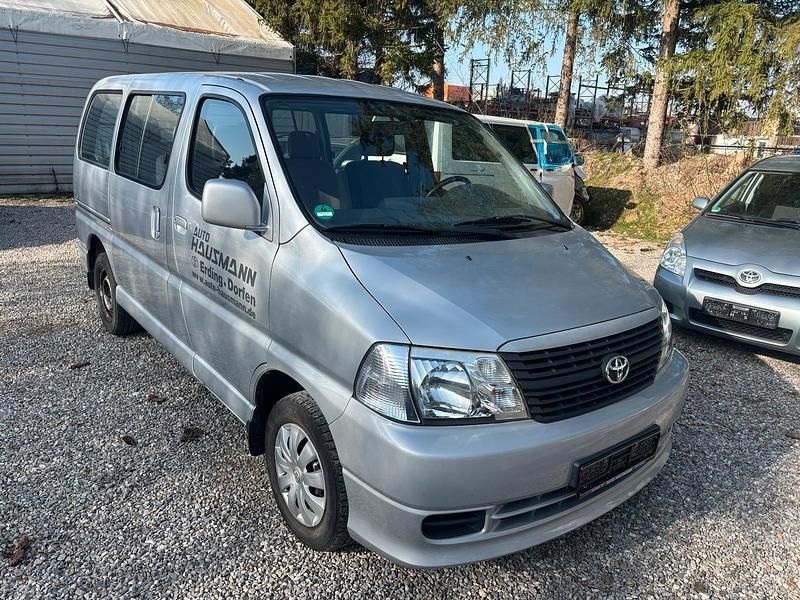 Gebraucht Toyota HiAce 117 PS (86 kW) 2007 Silber Van / Kleinbus