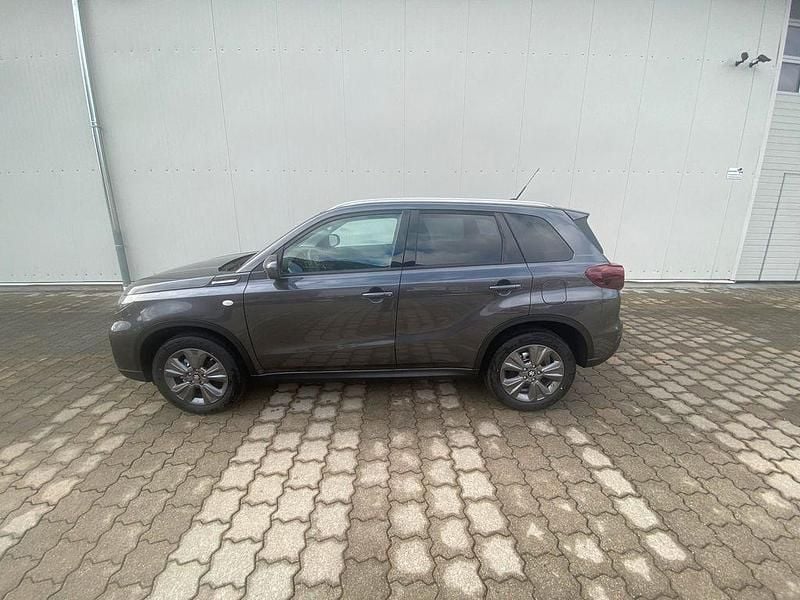 Neu Suzuki Vitara Comfort 110 PS (80 kW) 2025 Grau SUV