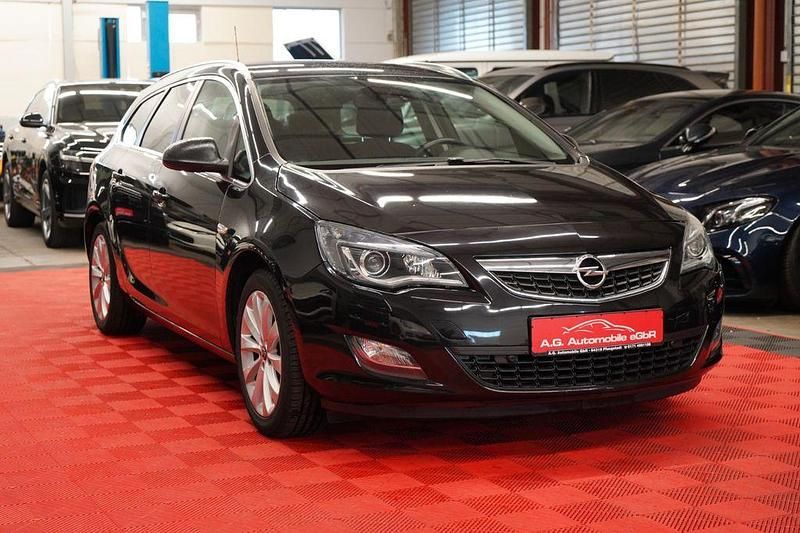 Gebraucht Opel Astra 140 PS (102 kW) 2011 Schwarz Kombi
