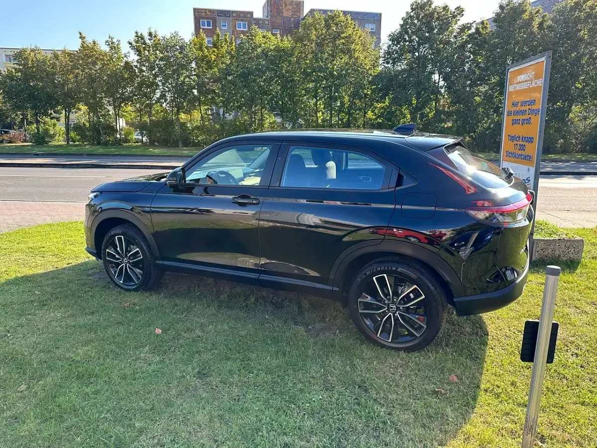 Neu Honda HR-V Elegance 107 PS (78 kW) 2025 Crystal black SUV