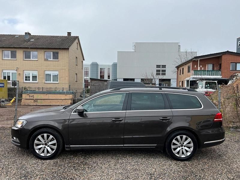 Gebraucht VW Passat 140 PS (102 kW) 2014 Braun Kombi