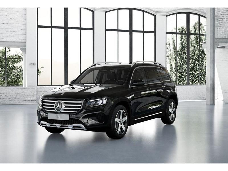 Gebraucht Mercedes GLB200 150 PS (110 kW) 2024 Metalliclack kosmosschwarz (metallic) SUV