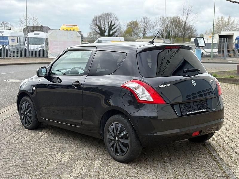 Gebraucht Suzuki Swift Basic 94 PS (69 kW) 2015 Schwarz Kleinwagen