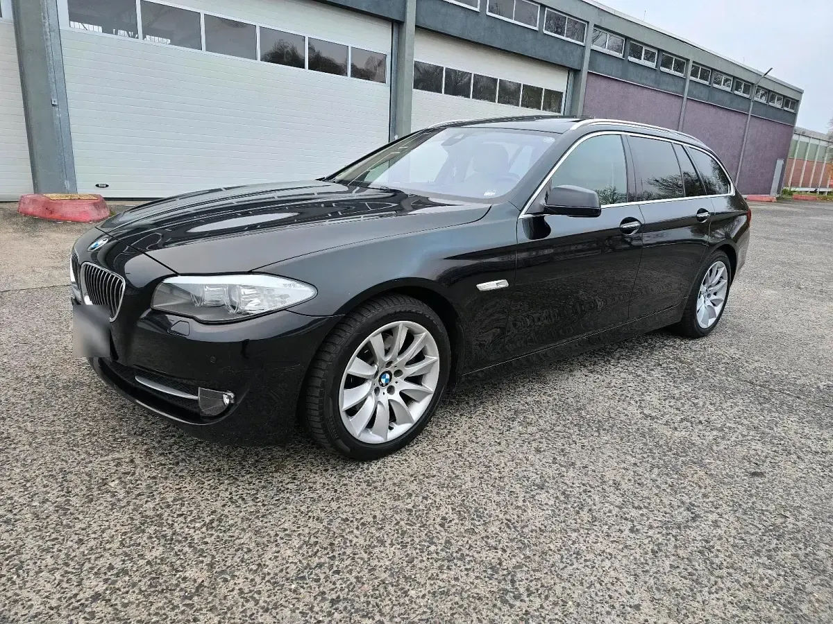 Usata BMW 520 184 CV (135 kW) 2012 Nero Station wagon