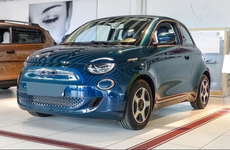 Grün Gebraucht 2023 Fiat 500e Action Kleinwagen | 23.539 € - Bild 1/4