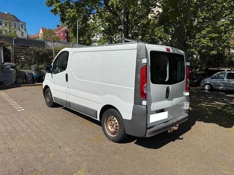 Second-hand Renault Trafic 114 CP (83 kW) 2014 Alb Monovolum