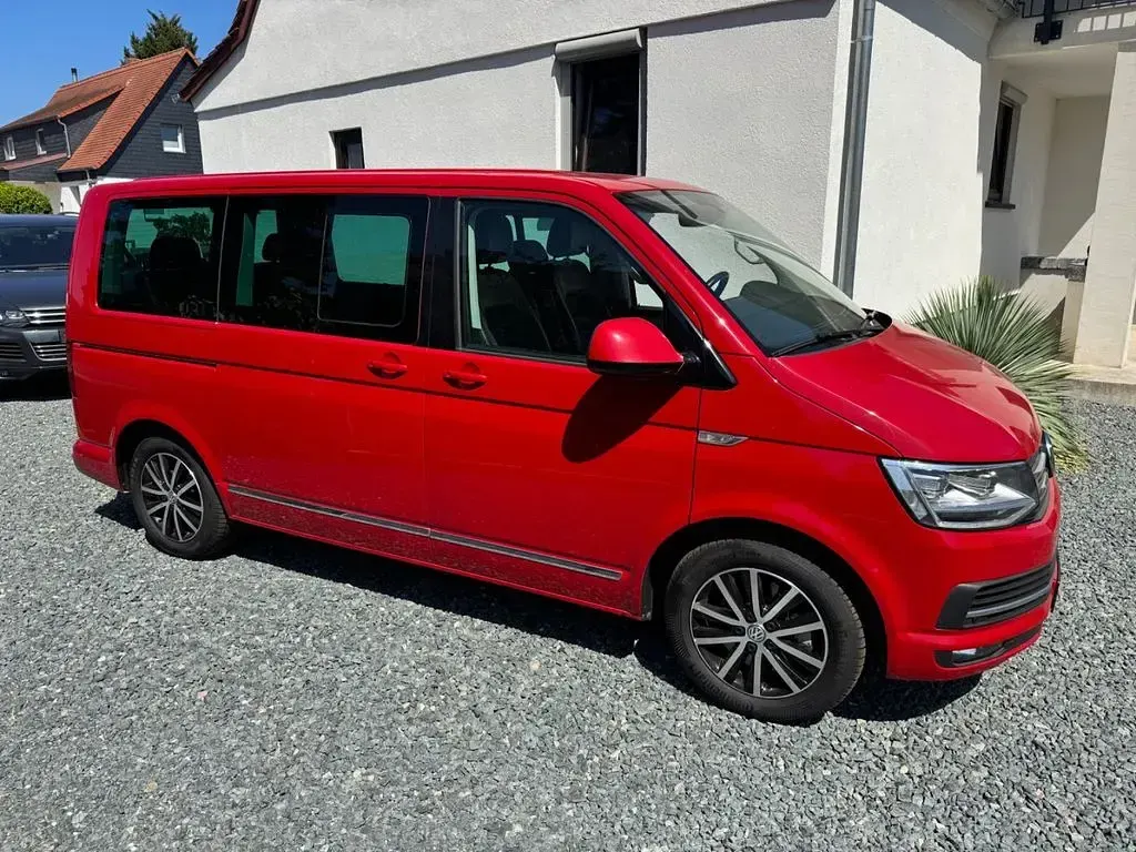 Gebraucht VW Multivan 204 PS (150 kW) 2016 Rot Van / Kleinbus