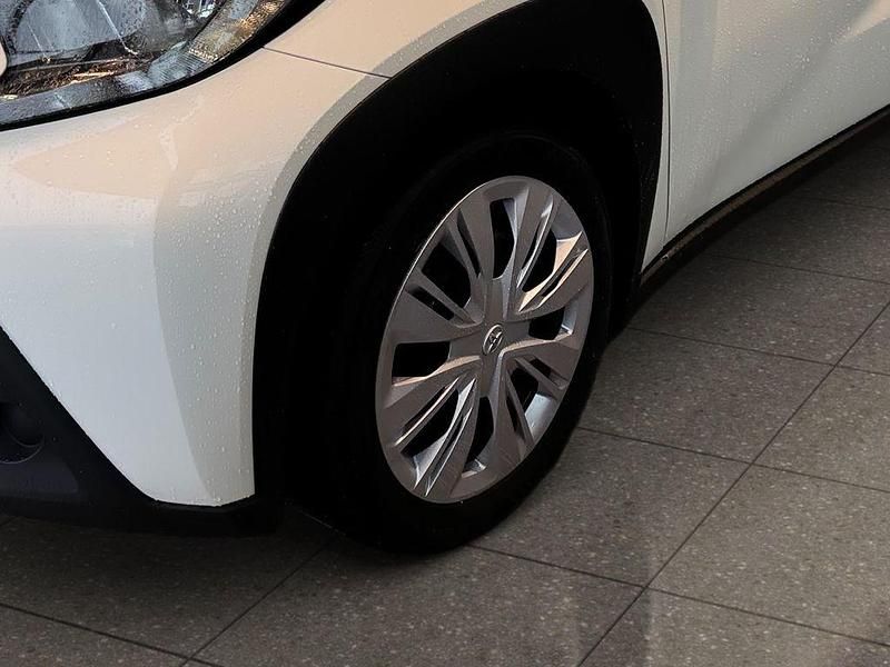 Gebraucht Toyota Aygo 72 PS (52 kW) 2023 Weiß Kleinwagen
