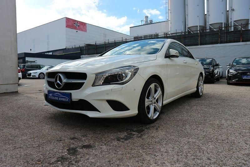 Gebraucht Mercedes CLA200 136 PS (100 kW) 2014 Weiß Limousine