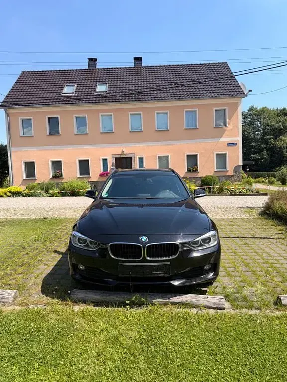 Gebraucht BMW 320 184 PS (135 kW) 2013 Schwarz Kombi