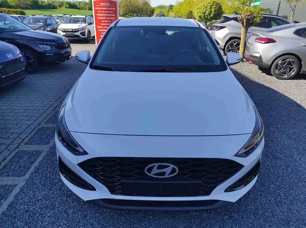 Neu Hyundai i30 GO! 116 PS (85 kW) 2026 Weiß Limousine