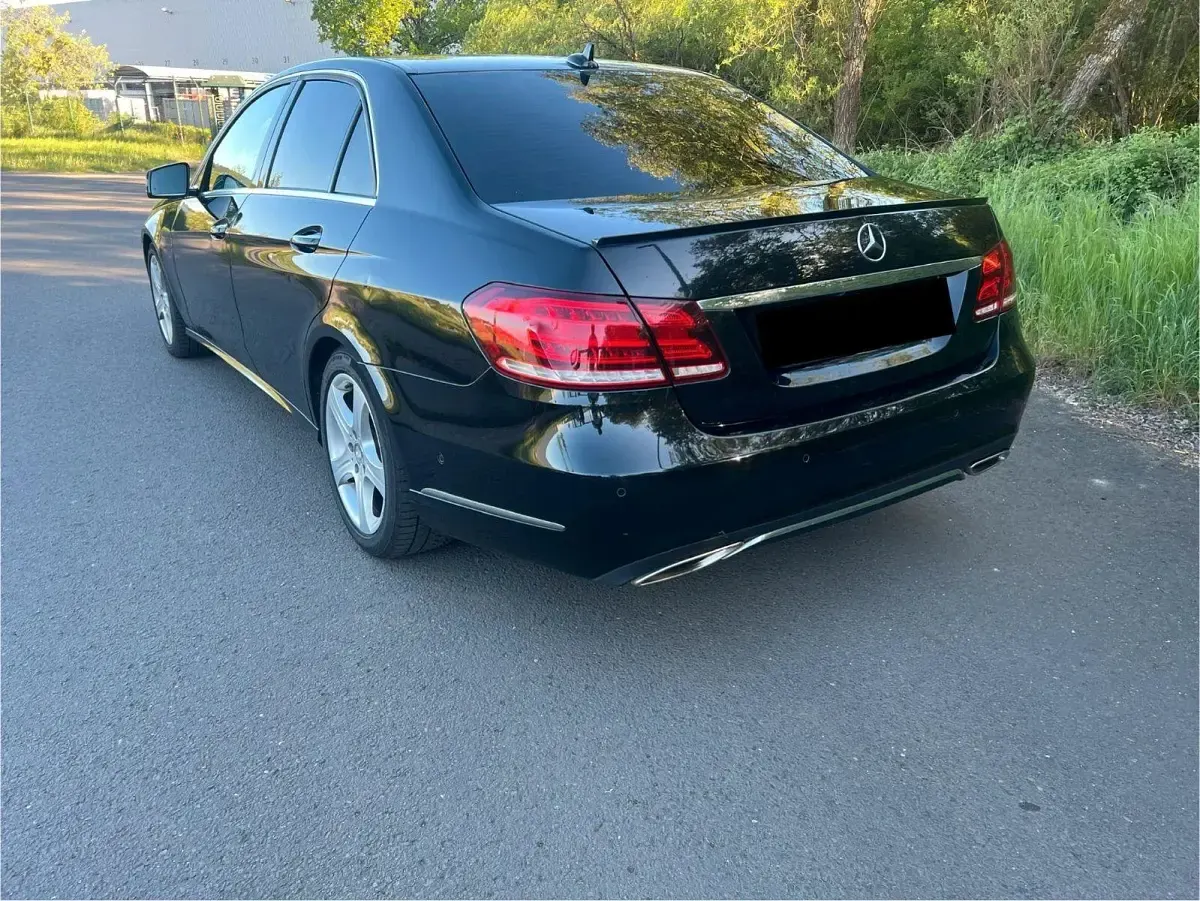 Usata Mercedes E350 252 CV (185 kW) 2014 Nero Berlina