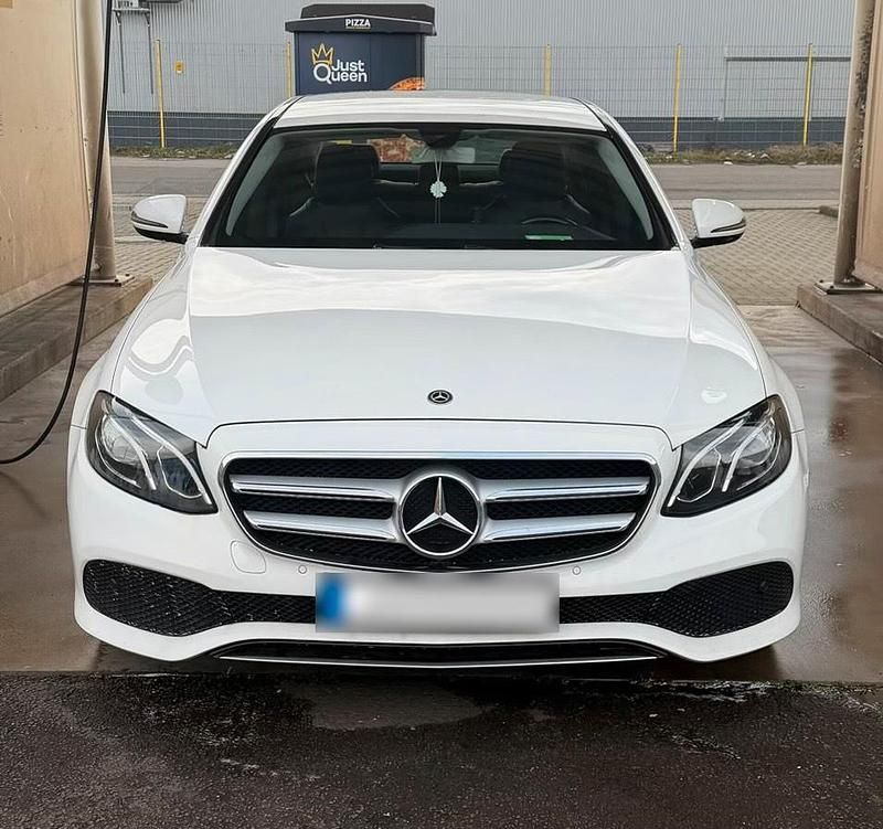 Gebraucht Mercedes E200 185 PS (136 kW) 2018 Weiß Limousine