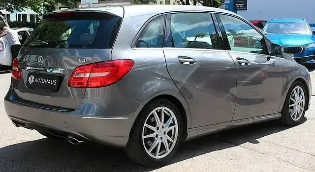 Używany Mercedes B200 150 KM (110 kW) 2014 Szary Minivan
