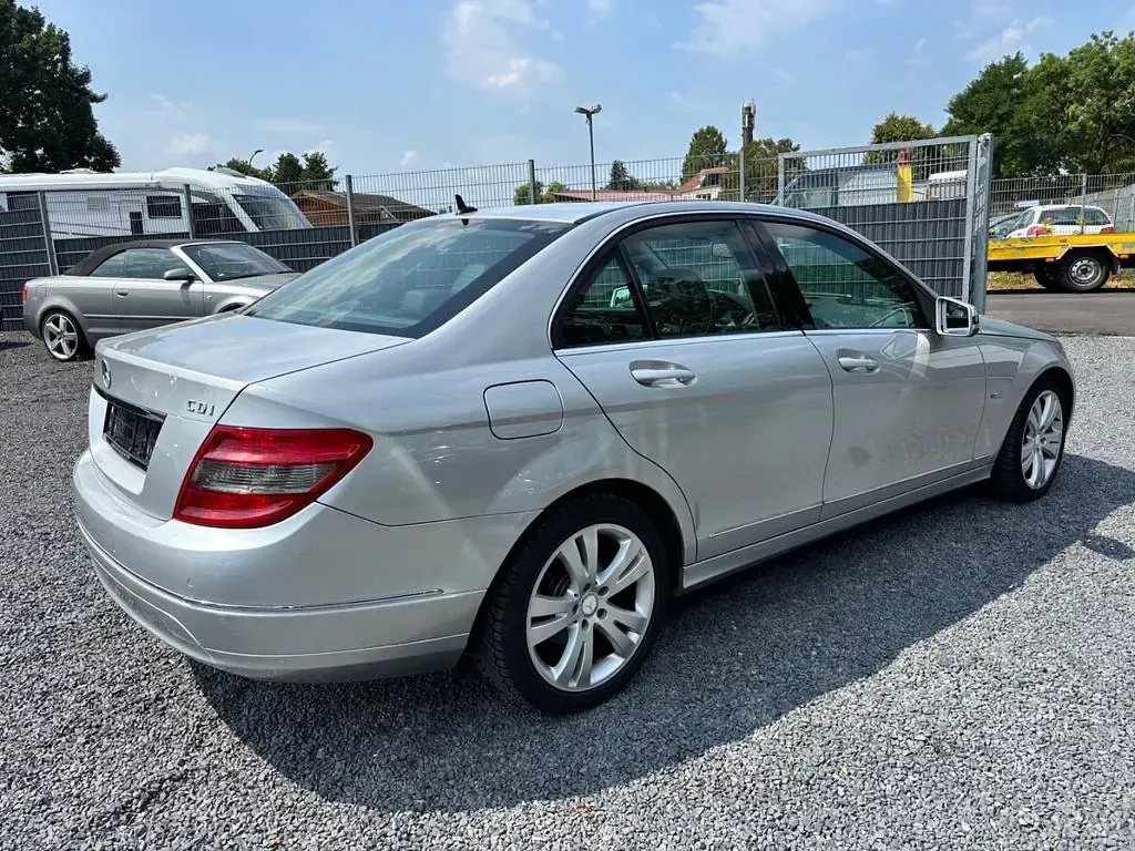 Gebraucht Mercedes C200 136 PS (100 kW) 2011 Silber Limousine