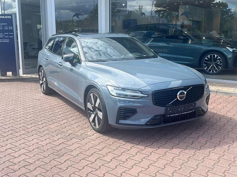 Grau Gebraucht 2022 Volvo V60 Ultimate Kombi | 38.900 € (Etwas zu teuer) - Bild 1/4