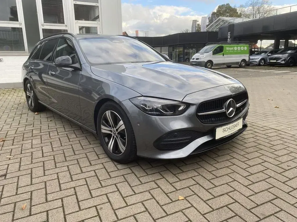 Gebraucht Mercedes 200 Avantgarde 163 PS (119 kW) 2023 Grau Kombi