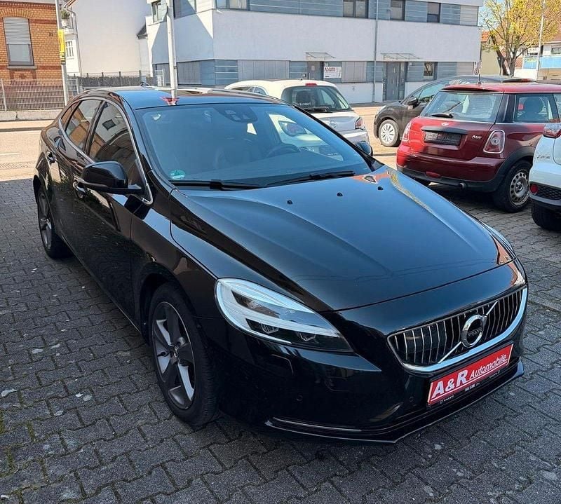 Gebraucht Volvo V40 Inscription 122 PS (89 kW) 2017 Schwarz Kombi
