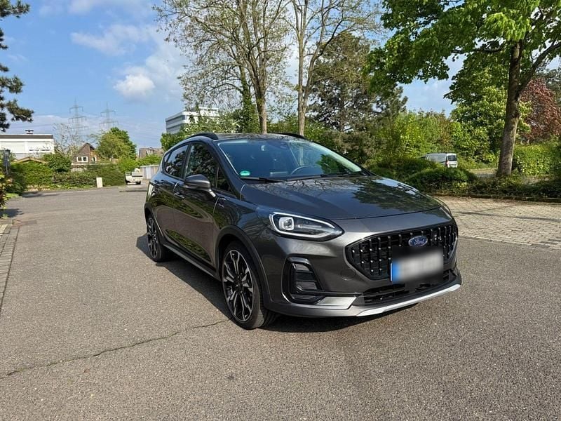 Grau Gebraucht 2023 Ford Fiesta Active X Kleinwagen | 18.500 € (Superpreis) - Bild 1/4