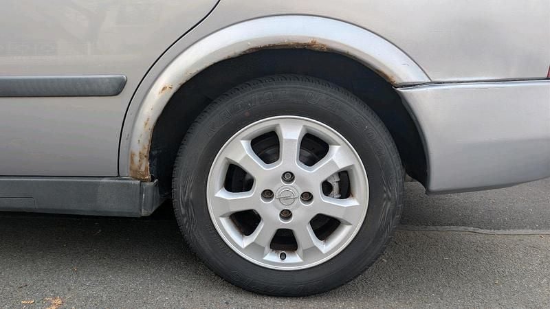 Gebraucht Opel Astra 2001 Silber Kombi