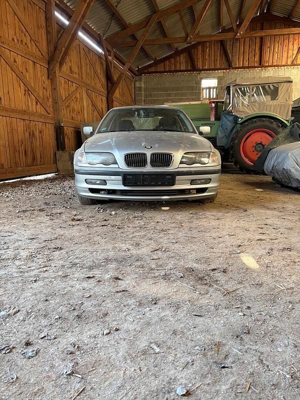 Gebraucht BMW 323 170 PS (125 kW) 2000 Silber Limousine