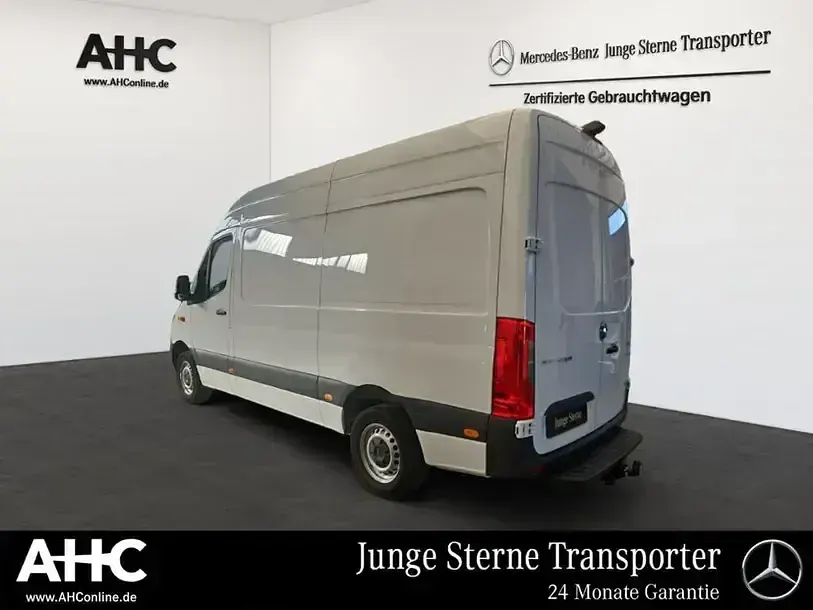 Używany Mercedes Sprinter 170 KM (125 kW) 2023 Biały Van