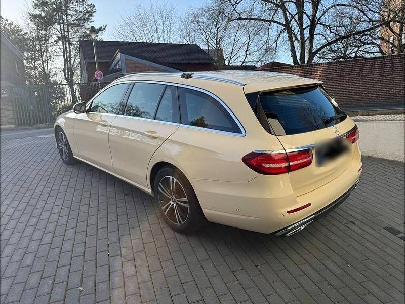 Gebraucht Mercedes E200 160 PS (117 kW) 2020 Beige Kombi