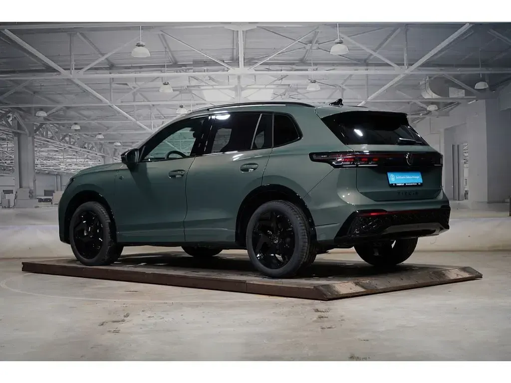 Gebraucht VW Tiguan Style 150 PS (110 kW) 2026 Grün SUV