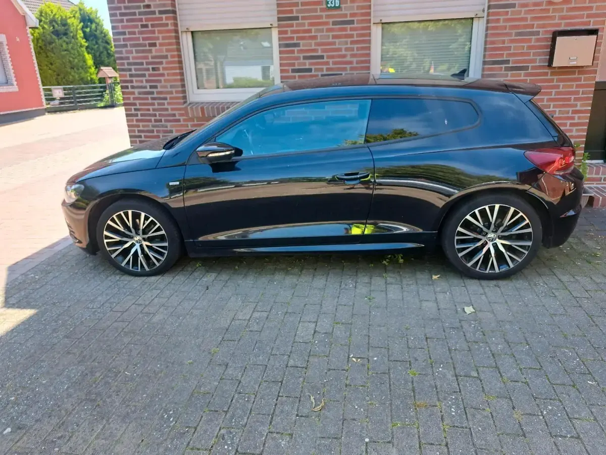 Gebraucht VW Scirocco Edition 140 PS (102 kW) 2014 Schwarz Coupé