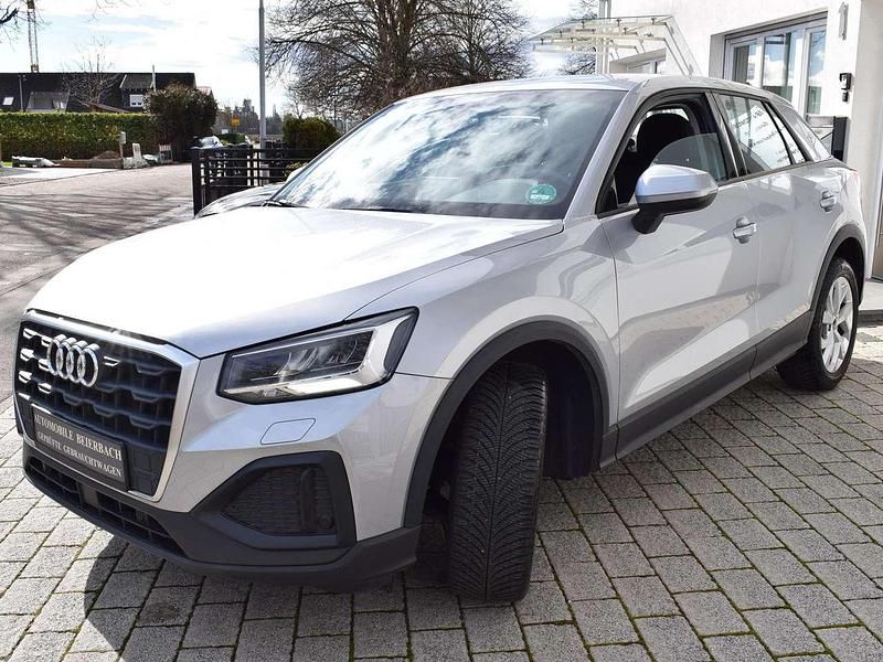 Gebraucht Audi Q2 110 PS (80 kW) 2022 Florettsilber metallic SUV