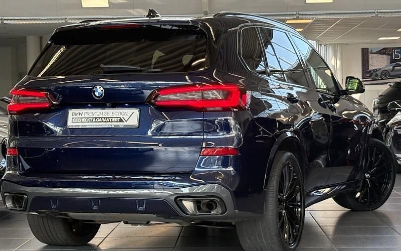 Gebraucht BMW X5 M Sport 298 PS (219 kW) 2023 Blau SUV