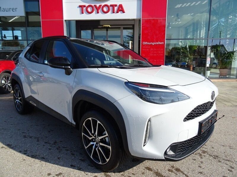 Dynamic grey metallic / dach s Gebraucht 2024 Toyota Yaris Cross Sport SUV | 29.990 € (Fairer Preis) - Bild 1/4