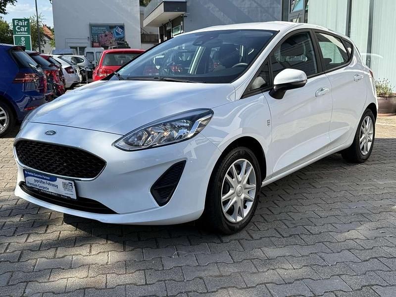 Gebraucht Ford Fiesta Trend 71 PS (52 kW) 2018 Frostweiß Kleinwagen