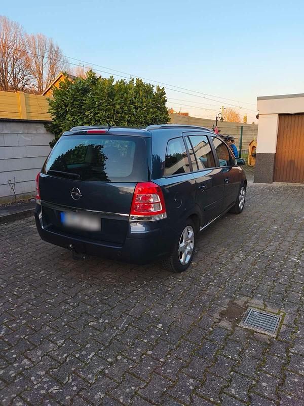 Gebraucht Opel Zafira 140 PS (102 kW) 2008 Van / Kleinbus