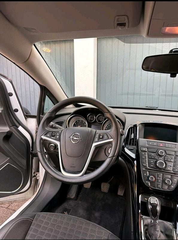 Gebraucht Opel Astra GTC 120 PS (88 kW) 2016 Weiß Coupé