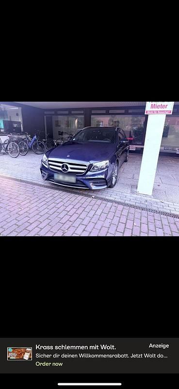 Blau Gebraucht 2017 Mercedes E350 AMG Kombi | 22.900 € (Guter Preis) - Bild 1/4