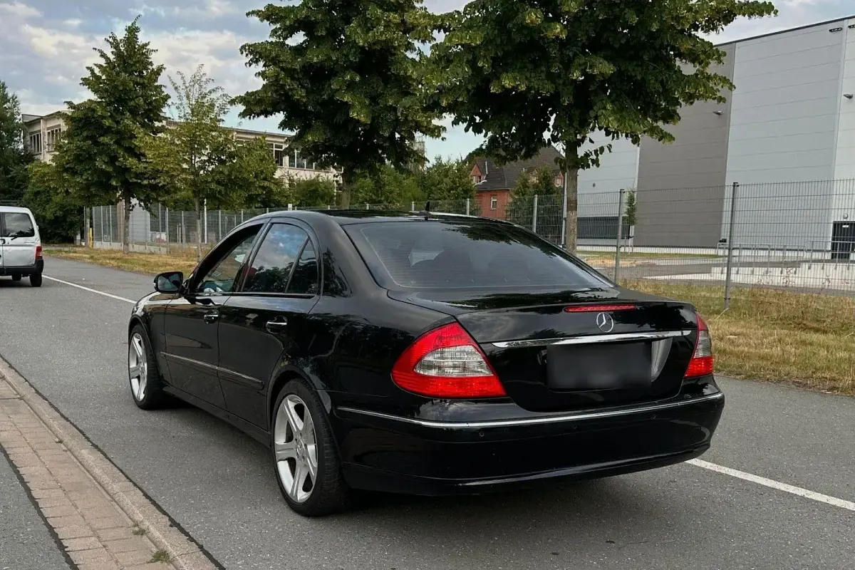 Gebraucht Mercedes E280 Avantgarde 231 PS (169 kW) 2006 Schwarz Limousine